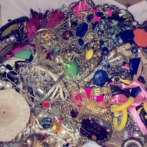 VTG Crafting lot of jewelry with pieces from Weiss, Sarah Coventry possible